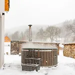 Semesterbostad Luisowka - Majestatyczny Z Jacuzzi